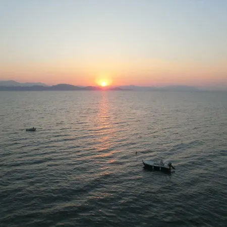 Seaview Helen No 23 アパート *